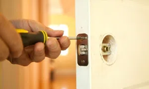 Cleveland Lock And Doors Cleveland, OH 216-606-9014 - 10a-hour-emergency-locksmith